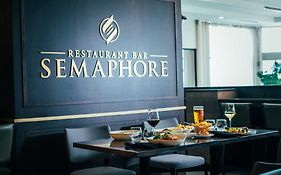 Doubletree By Hilton Montreal Airport